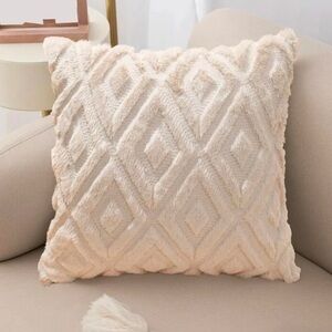 SHEIN Geo Pattern Fuzzy Cushion Cover Without Filler Beige 3 Pack